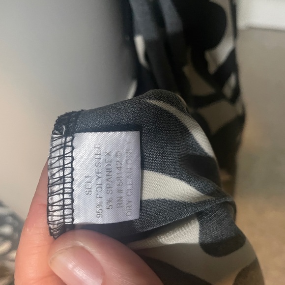 London Times cream and black wrap dress with a hole on the seam- see pics M-L - Picture 8 of 11